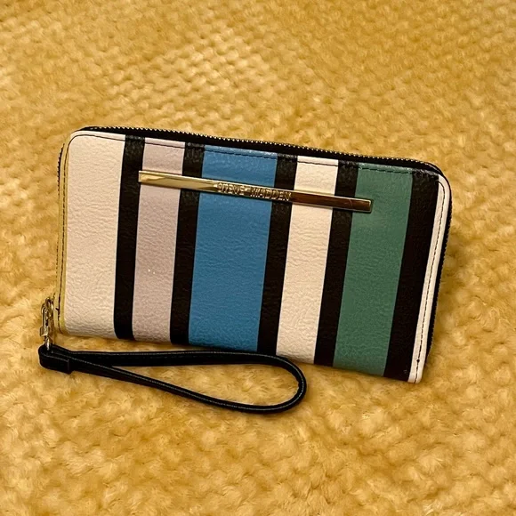 Steve Madden multi striped wristlet wallet. Good used condition - Picture 1 of 4